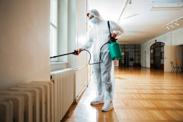 Best Pest Prevention Services  in Flora, IL
